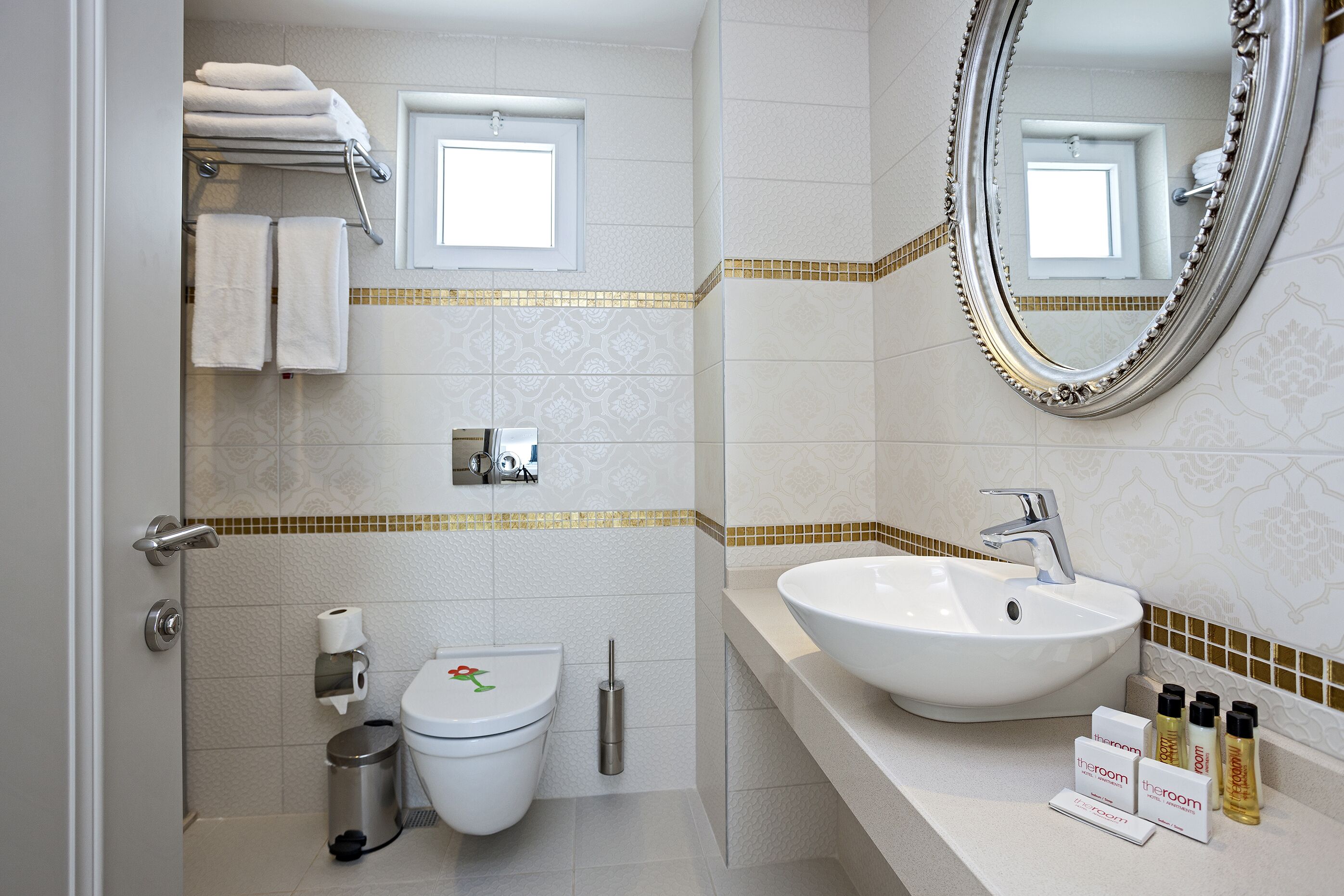 shower, free toiletries, hair dryer, slippers