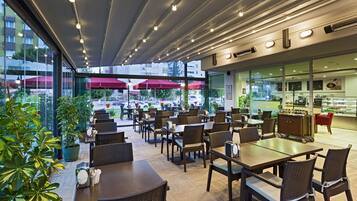 Desayuno buffet incluido todos los días