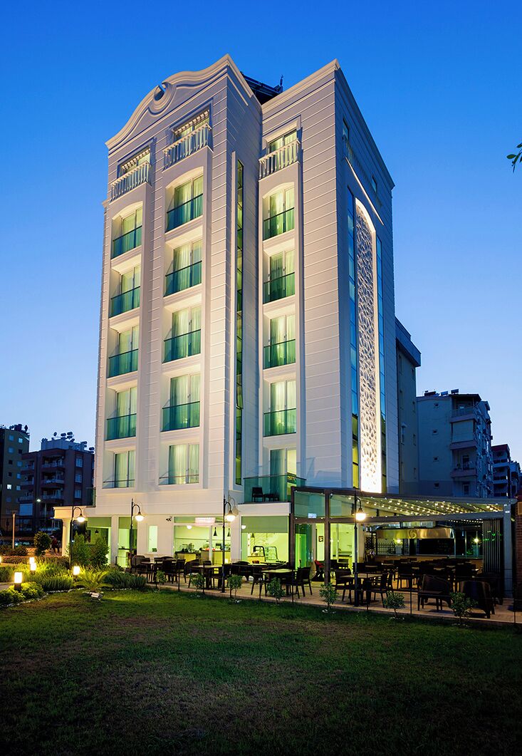 In-room safe, free WiFi, bed sheets
