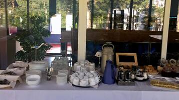 Desayuno bufé gratuito y diario