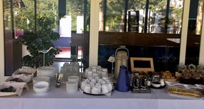 Ilmainen päivittäinen buffetaamiainen