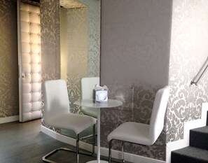 Suite, 2 Bedrooms, Courtyard View