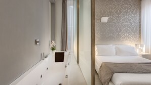 Suite, 2 Bedrooms, Courtyard View