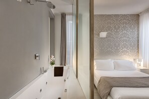 Suite, 2 Bedrooms, Courtyard View