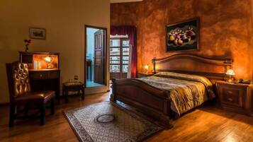 Suite | Een bureau, gratis wifi, beddengoed