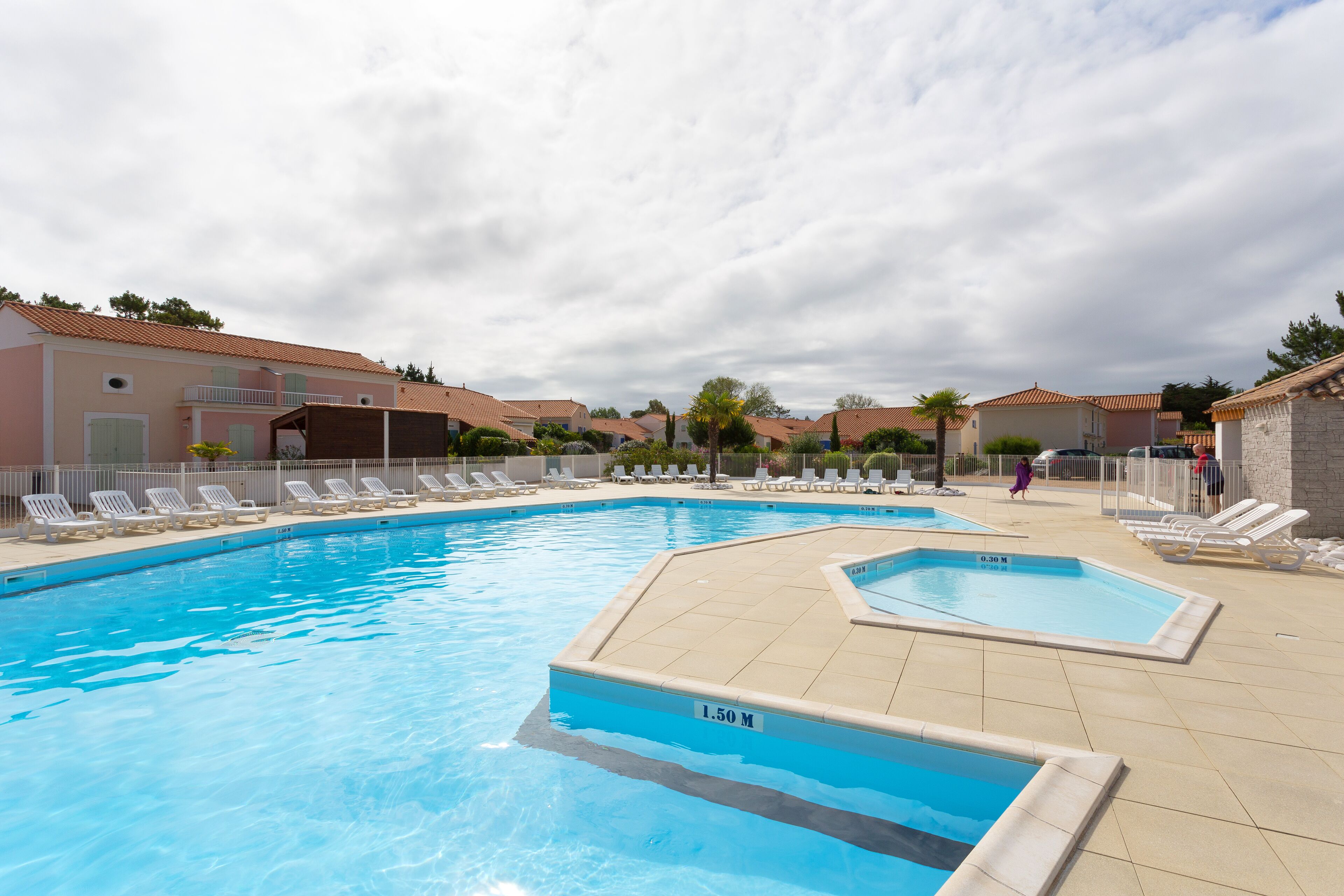 Piscine extérieure (ouverte en saison)