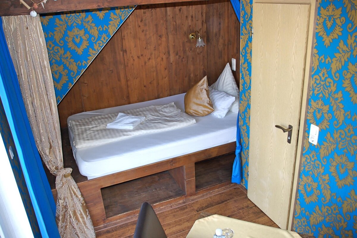 Hypo-allergenic bedding available, in-room safe, individually decorated