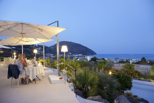 Hotel Mea - Aeolian Charme