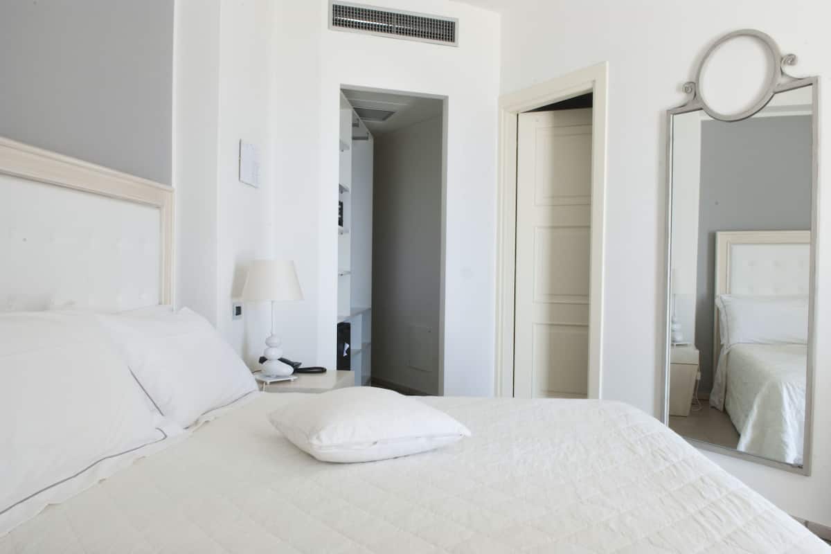 Premium bedding, minibar, in-room safe, individually decorated