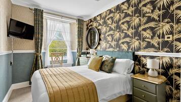 Standard Double Room | 1 bedroom, soundproofing, iron/ironing board, free WiFi