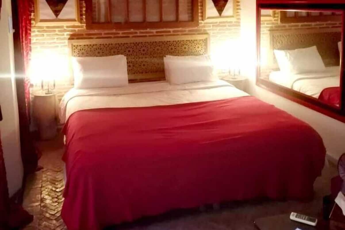 Romantic Double Room, Garden View | 1 bedroom, Egyptian cotton sheets, premium bedding, Select Comfort beds