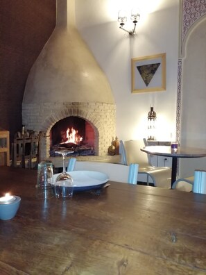 Breakfast, lunch, dinner served; Moroccan cuisine, garden views - Riad Tara (Fes)