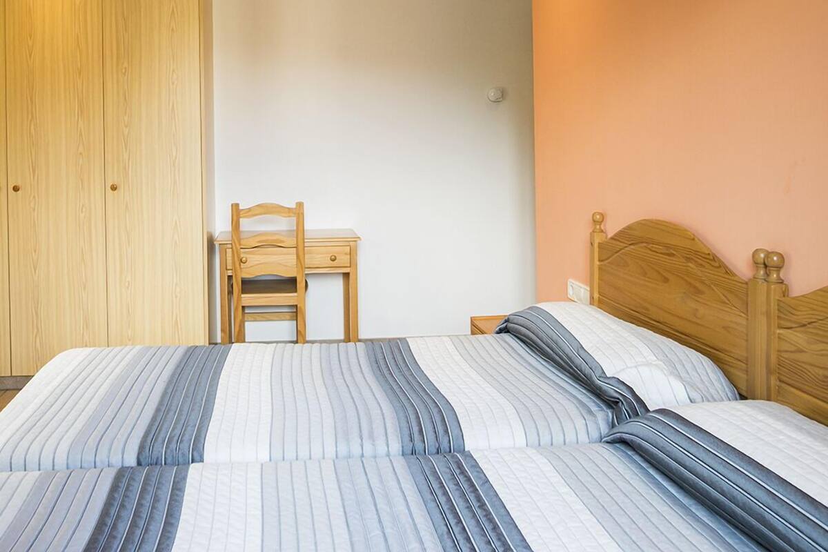 Double Room | Soundproofing, rollaway beds, free WiFi, bed sheets