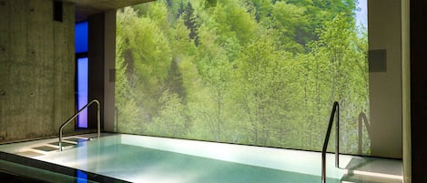 Turkish bath, body treatments, aromatherapy, hot stone massages