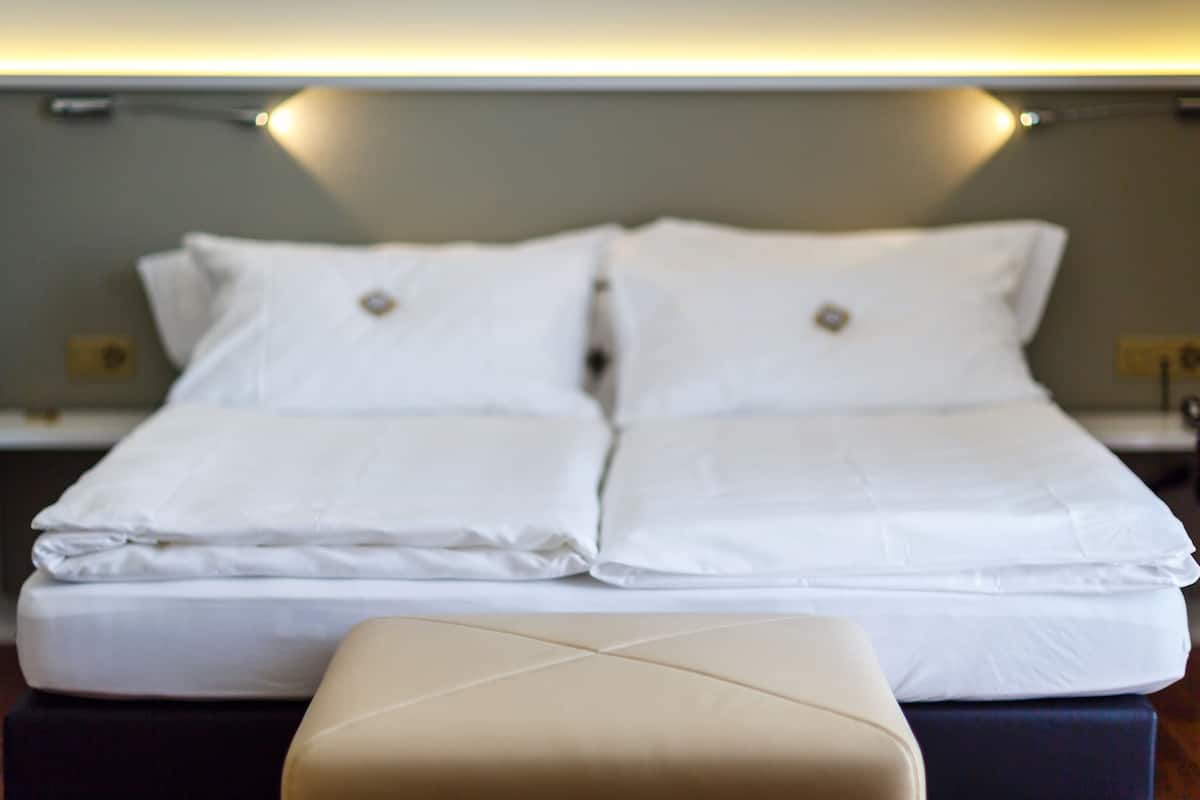 deluxe double room | minibar, desk, blackout curtains, iron/ironing board