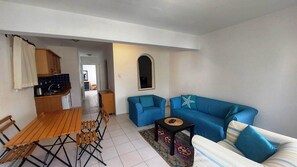 Standard-Apartment | Schreibtisch, Bügeleisen/Bügelbrett, kostenlose Babybetten