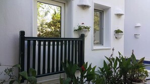 Escritorio, tabla de planchar con plancha y cunas gratuitas 