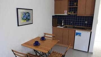 Studio | In-room dining