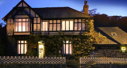Tudor Lodge