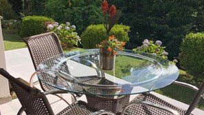 Triple Room | Terrace/patio - Pousada Canto da Lua (Campos do Jordão)