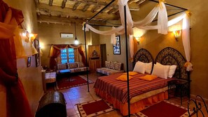 家庭套房 | 高档床上用品、客房内保险箱、特色装修、特色家居