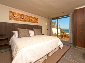 Luxury Suite (4) | Premium bedding, in-room safe, desk, free WiFi