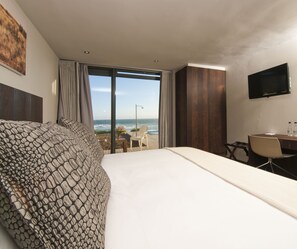 Luxury Suite (4) | Premium bedding, in-room safe, desk, free WiFi