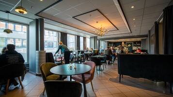 Petit déjeuner buffet compris tous les jours