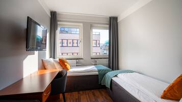 Basic Double or Twin Room | Hypo-allergenic bedding, desk, laptop workspace, iron/ironing board