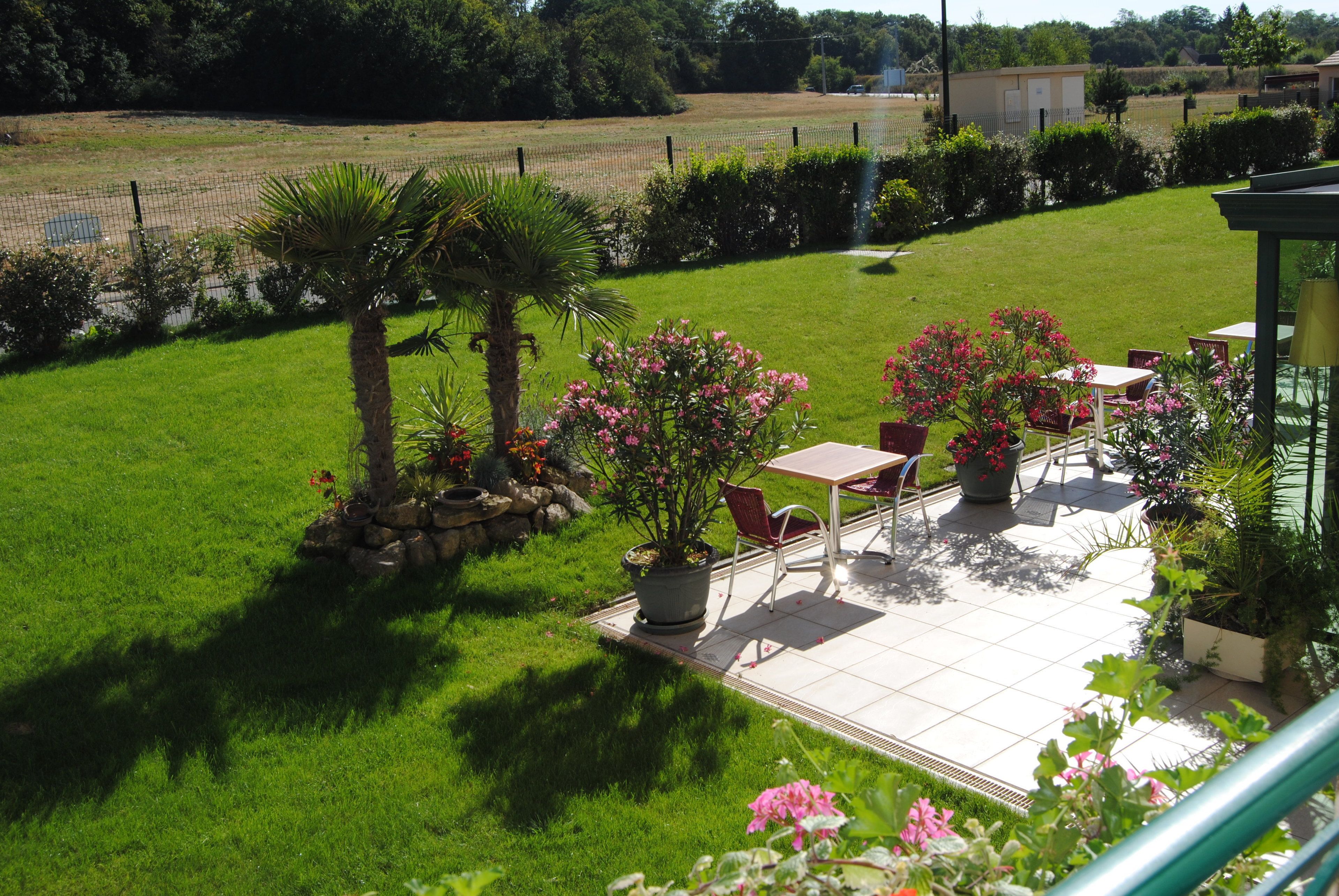 Petit déjeuner buffet (14 EUR par personne)
