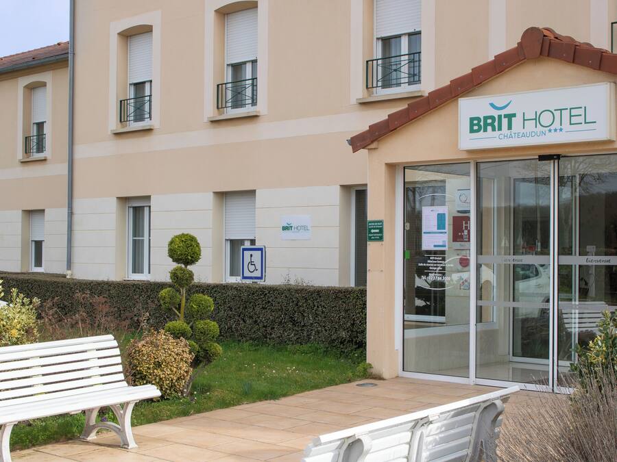 Mặt tiền nơi lưu trú