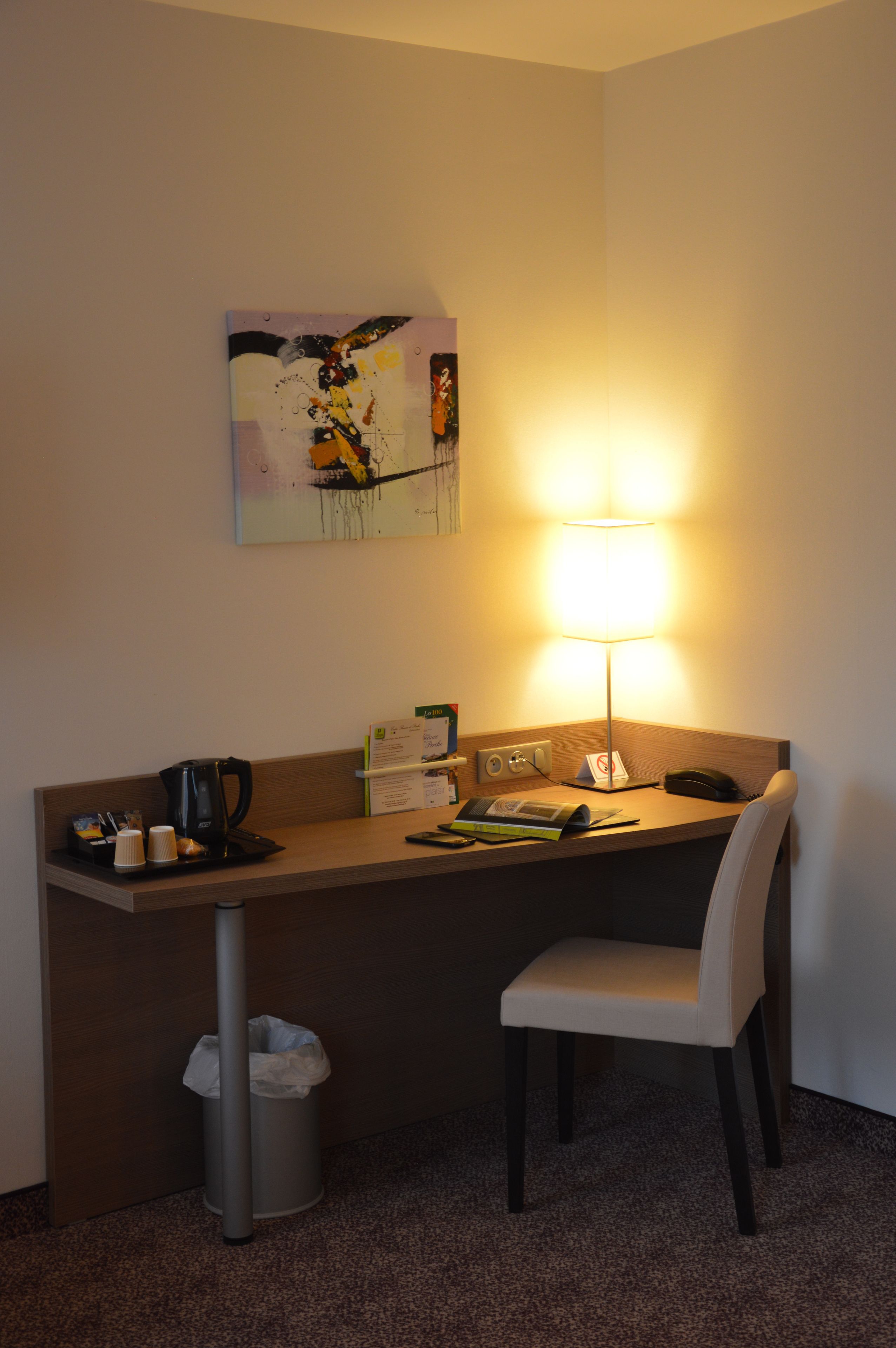 in-room business centre