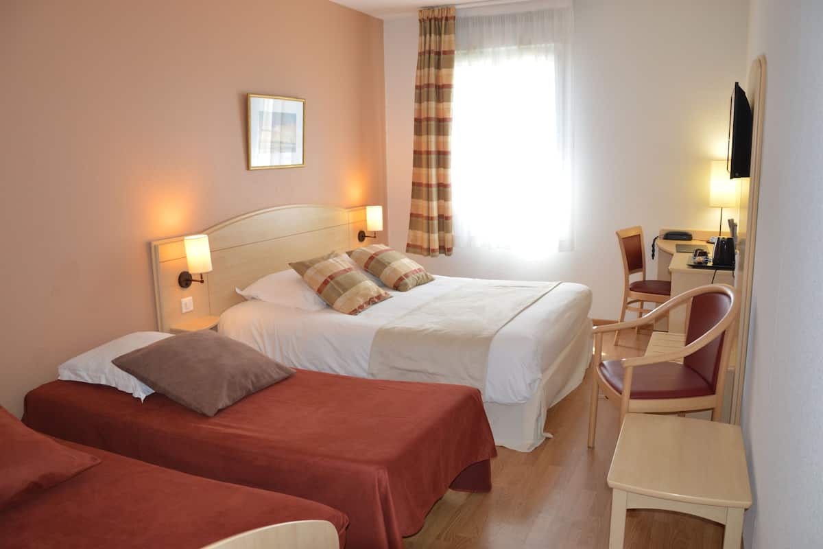 In-room safe, desk, laptop workspace, iron/ironing board
