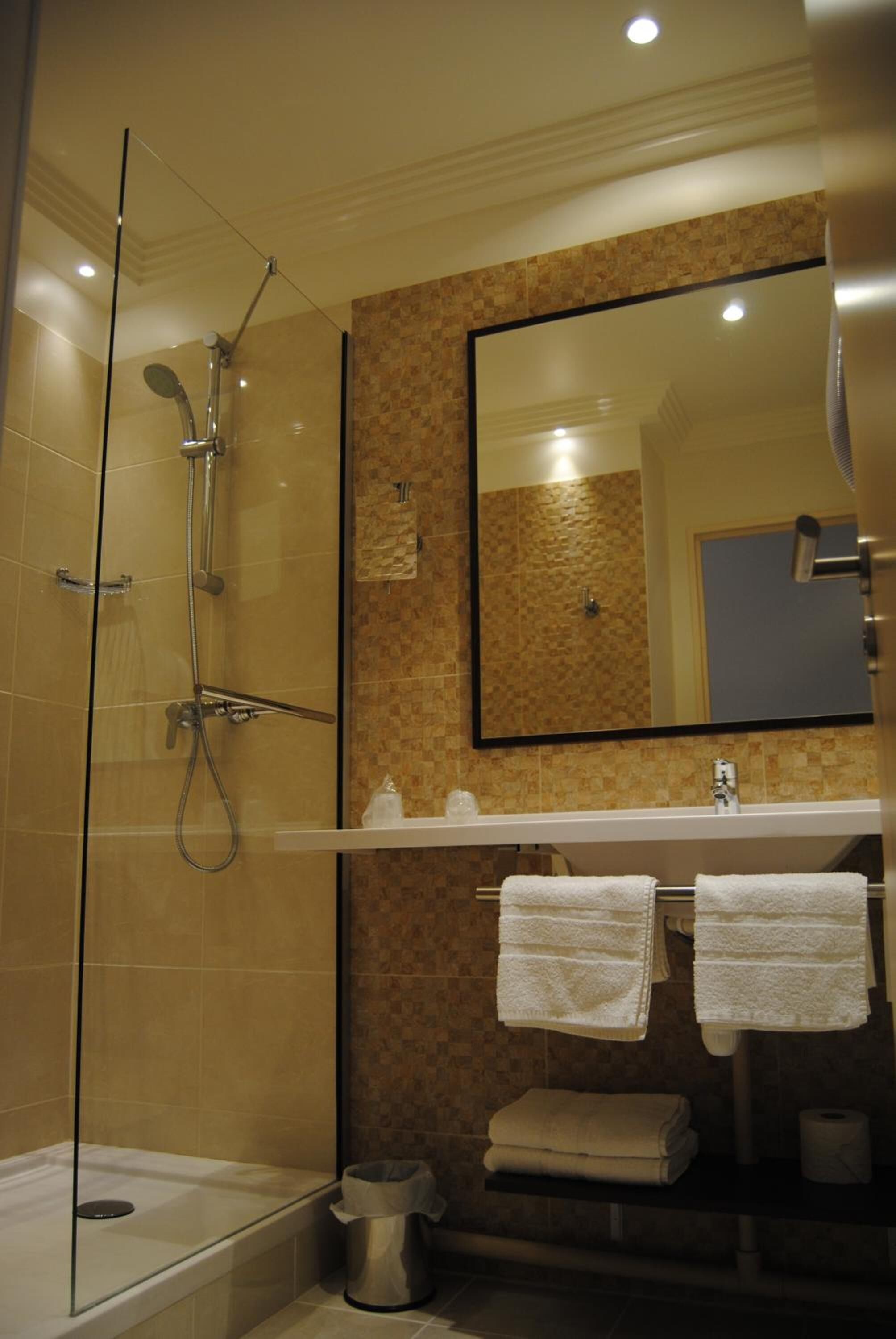 comfort room | bathroom | shower, free toiletries, hair dryer, towels