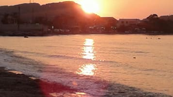 靠近海滩