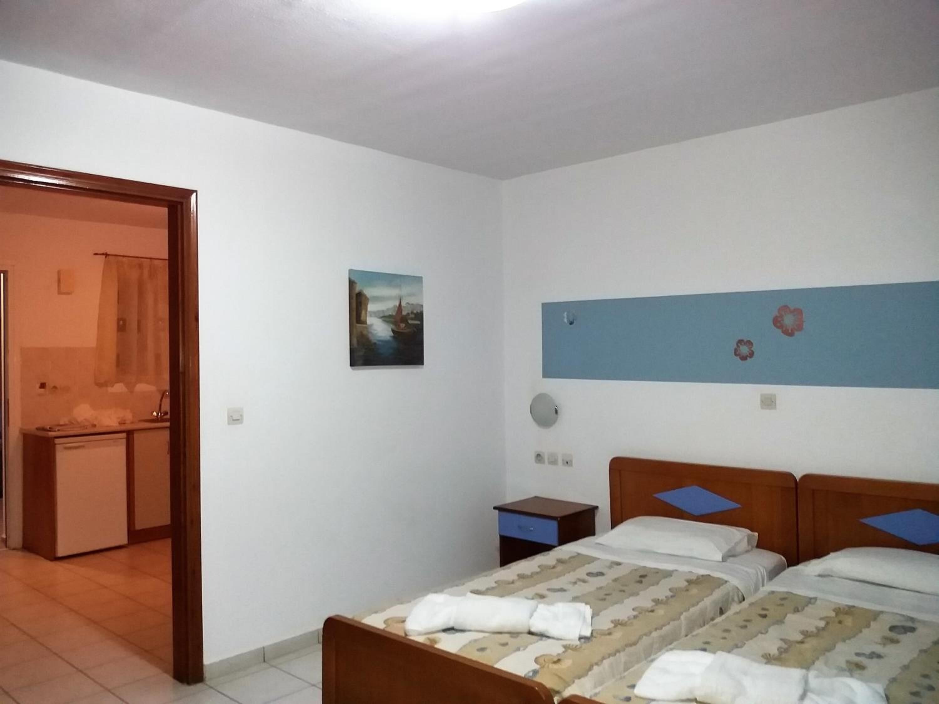 1 bedroom, bed sheets