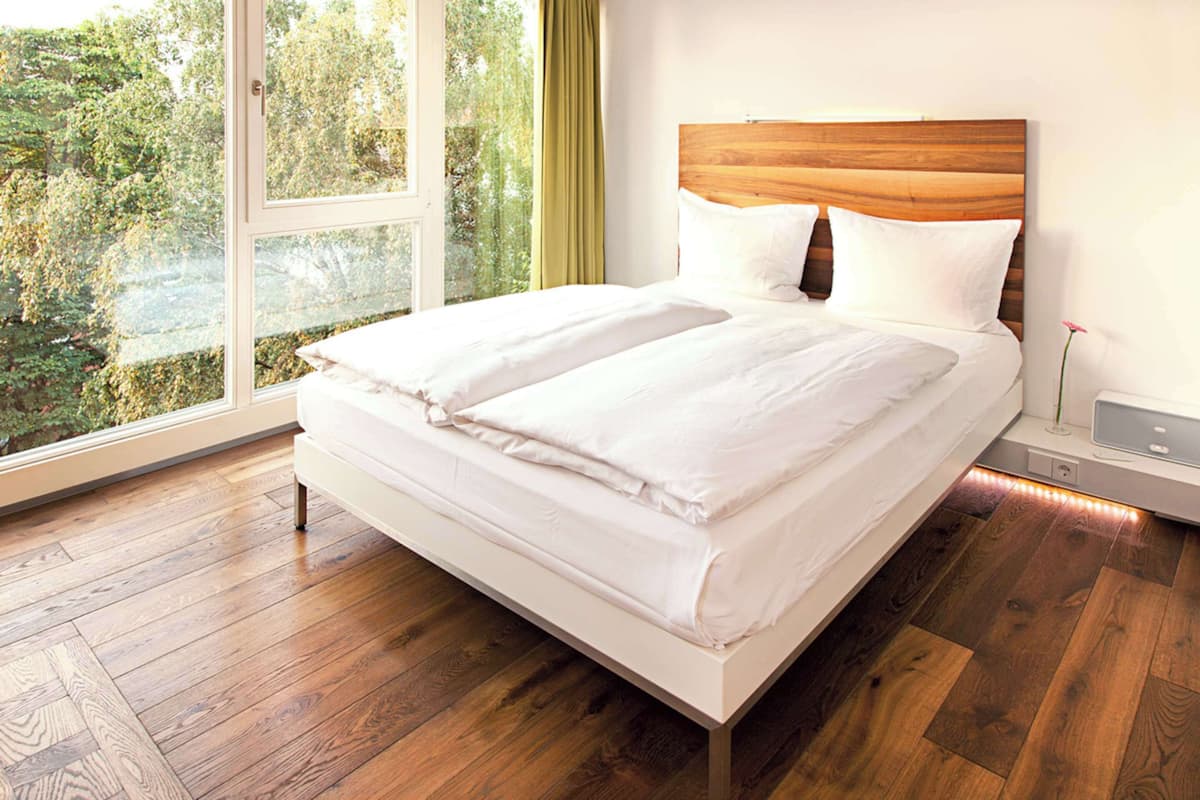 Ropa de cama de alta calidad, colchones con acolchado adicional, minibar