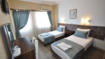 Hypo-allergenic bedding, minibar, desk, soundproofing