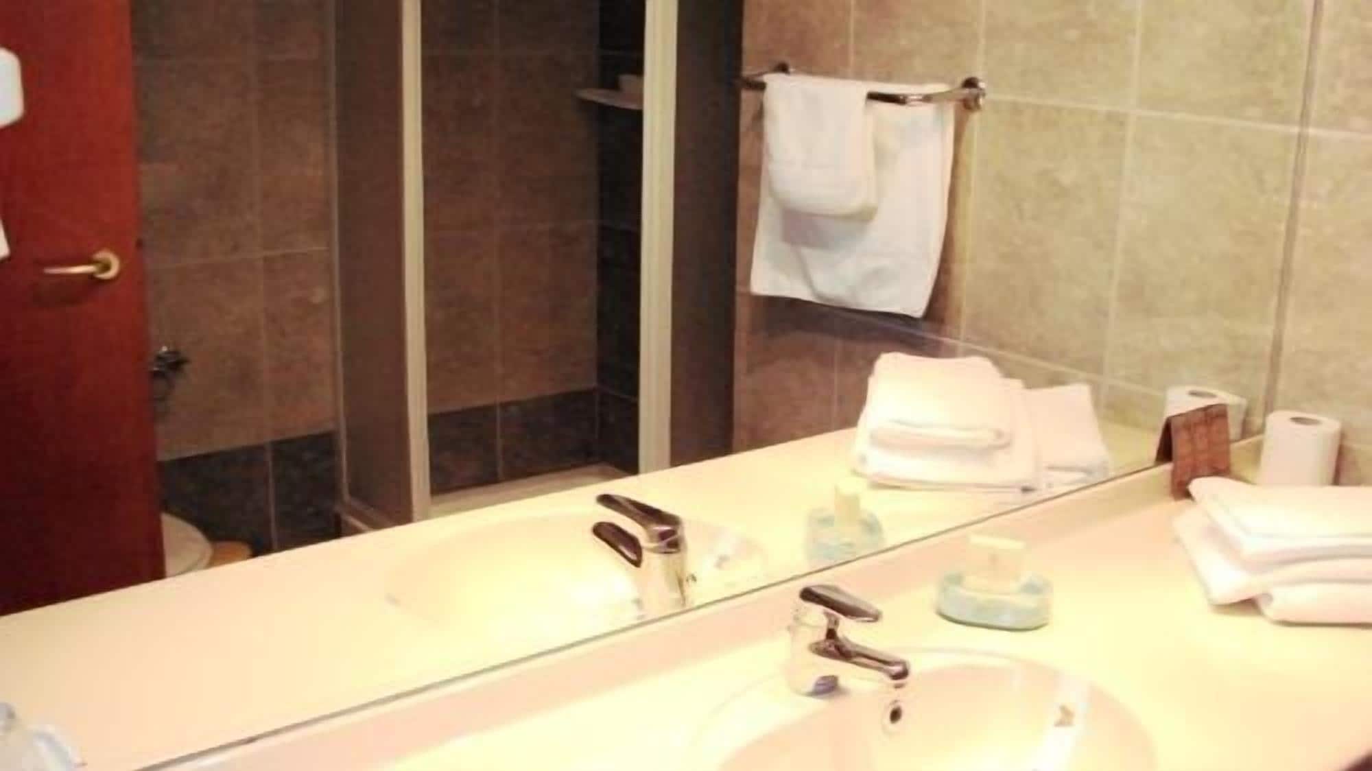 double room single use | bathroom sink