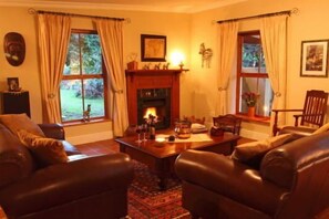 Lounge - The Old Trading Post - Guest House (Wilderness)