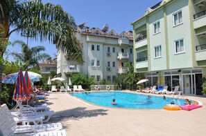 Seasonal outdoor pool - Park Mar Apart (Marmaris)