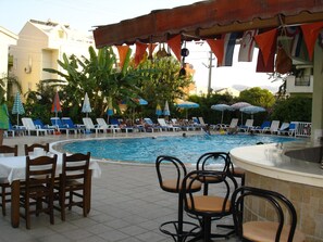 Seasonal outdoor pool - Park Mar Apart (Marmaris)