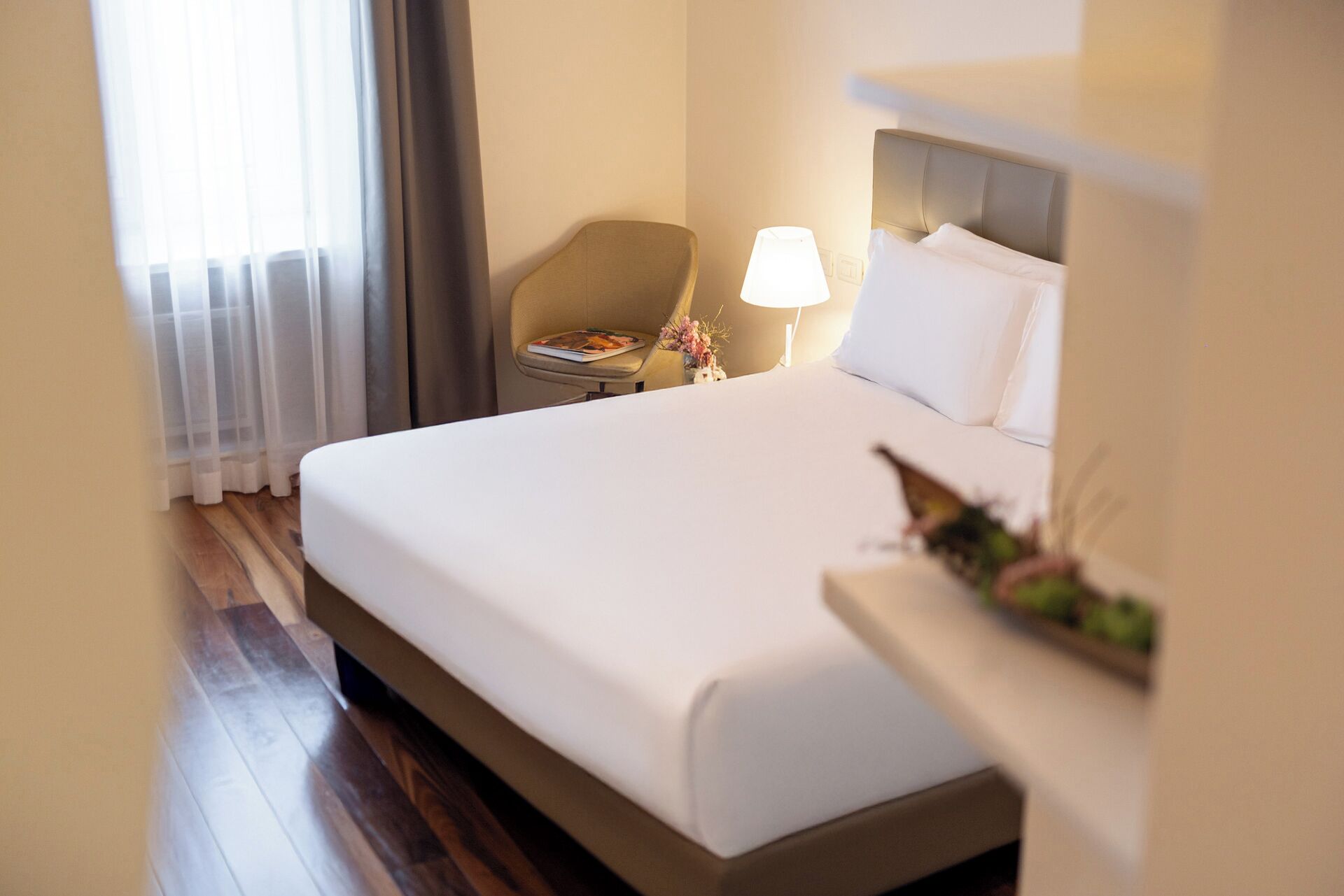 superior room | premium bedding, minibar, in-room safe, desk