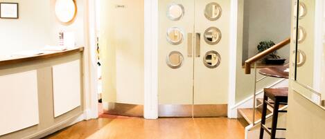 Check-in/check-out kiosk