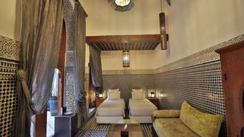 1 bedroom, Egyptian cotton sheets, premium bedding, in-room safe