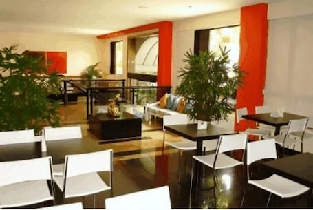 Se sirven desayunos y cenas. Entremares Hotel