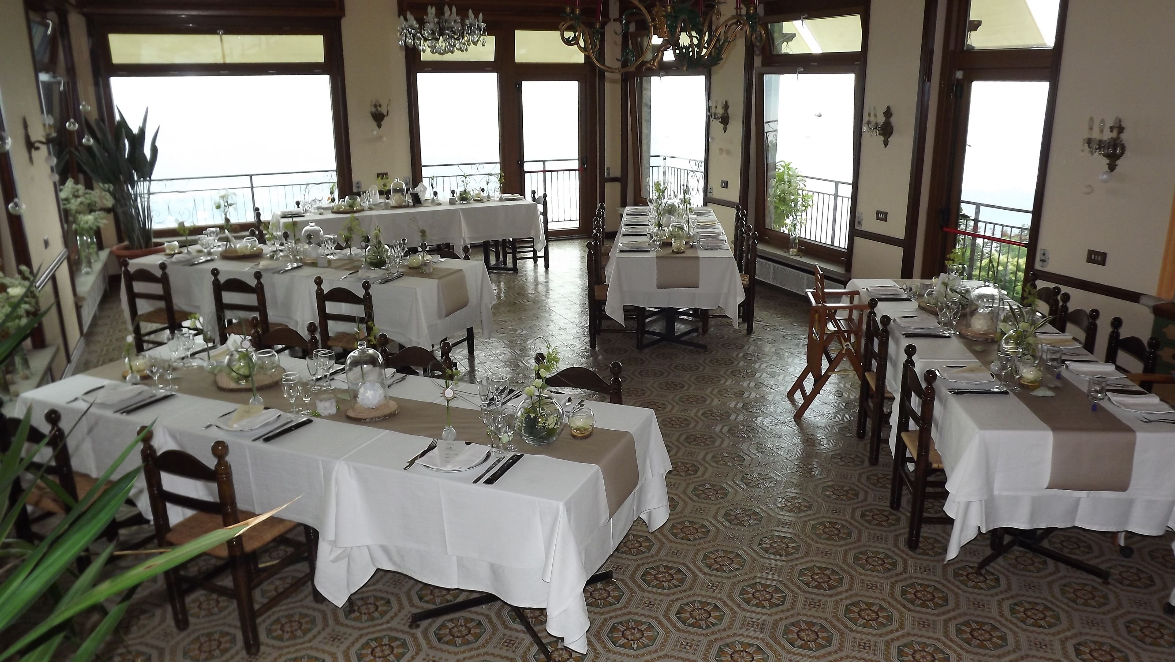 lunch, dinner served; italian cuisine, al fresco dining