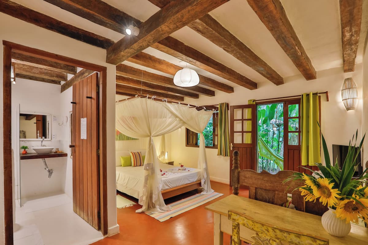 Suite Comfort | Roupas de cama premium, frigobar, cofres nos quartos