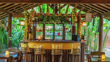Cocktail bar