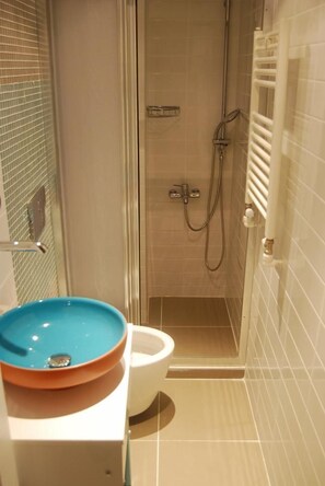 Single Room, Garden View | Bathroom | Shower, hair dryer, slippers, towels - Minel Hotel (Istanbul)